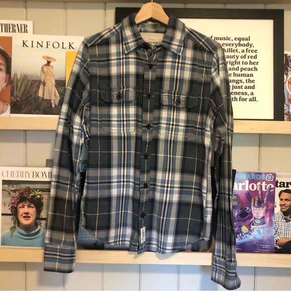 Blue plain Flannel Men’s Button-Up: Abercrombie and Fitch - Picture 1 of 8